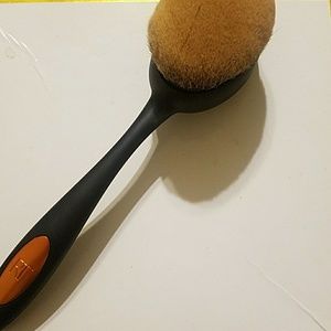 Real Techniques Brush